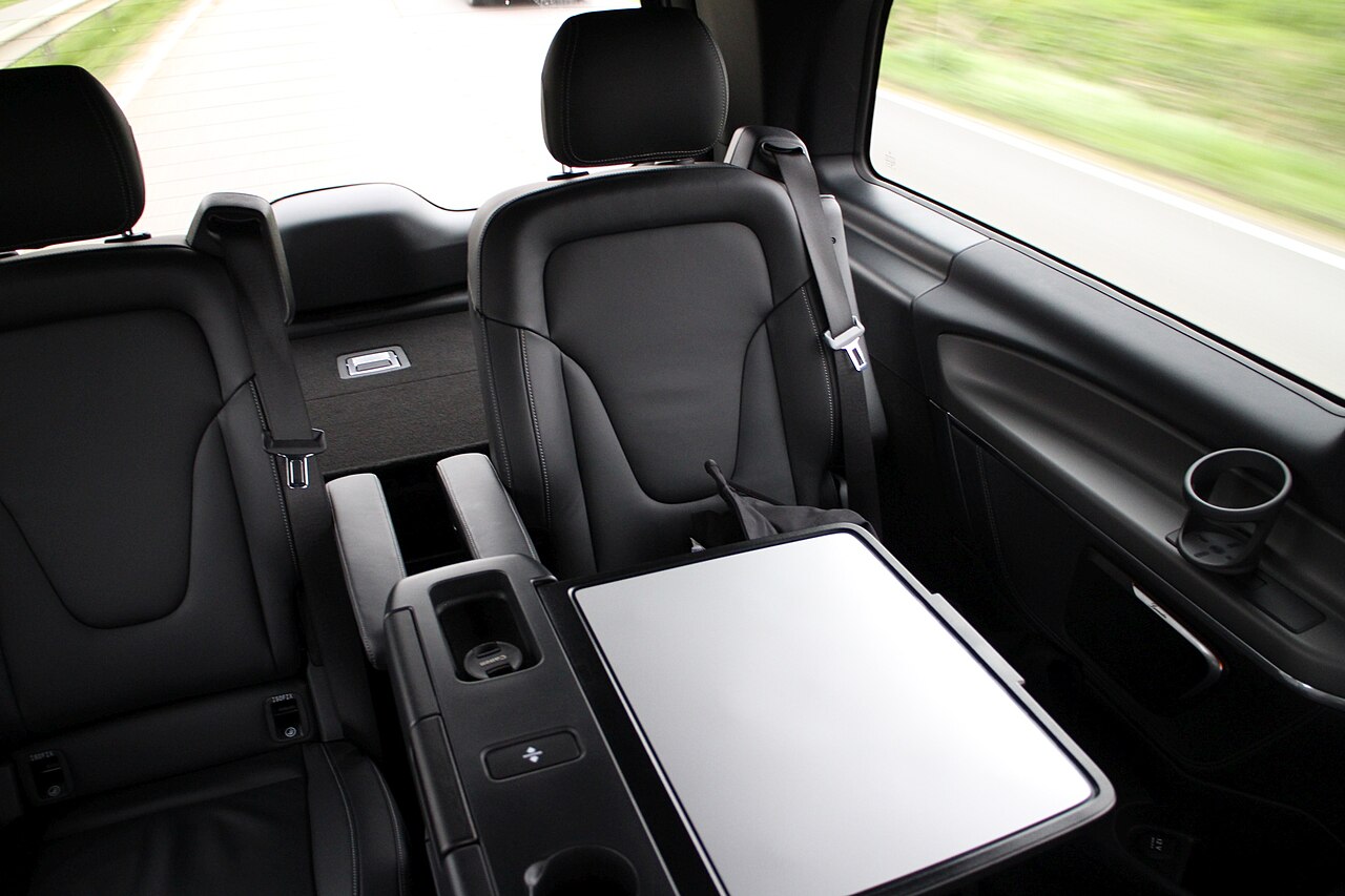 Rear lounge with folding table