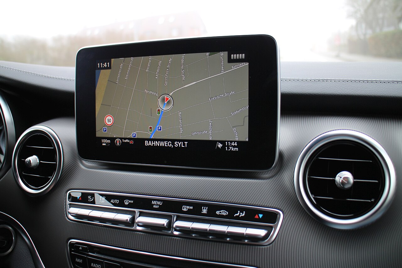 Driver area and on-board screen